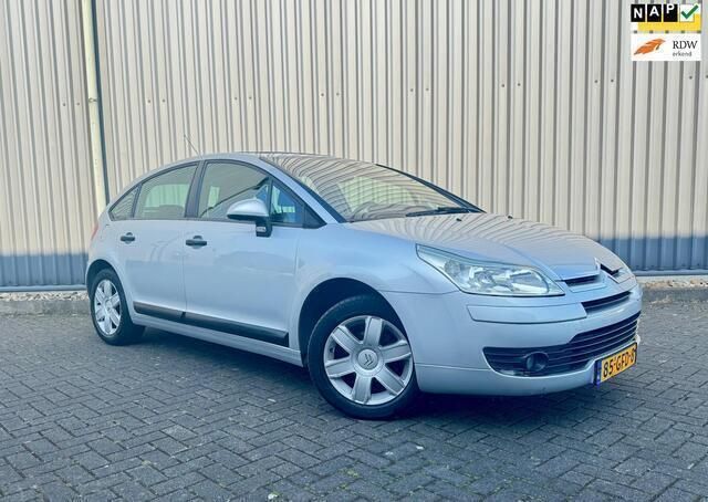 Grijs, metallic lak Gebruikt 2008 Citroën C4 Hatchback | € 2.499 (Eerlijke prijs) - Afbeelding 1/4