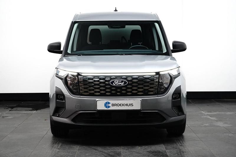 Occasion Ford Tourneo 46 kW (63 PK) 2025 Zilver MPV