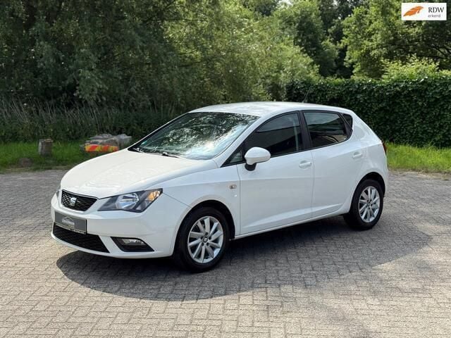 Wit Gebruikt 2016 Seat Ibiza Style Hatchback | € 8.450 (Eerlijke prijs) - Afbeelding 1/4
