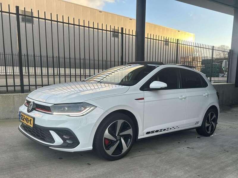 Wit Gebruikt 2022 VW Polo Style Sedan | € 29.900 - Afbeelding 1/4