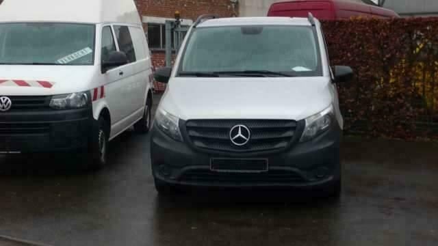 Zilver Gebruikt 2019 Mercedes Vito MPV | € 24.923 (Duur) - Afbeelding 1/4