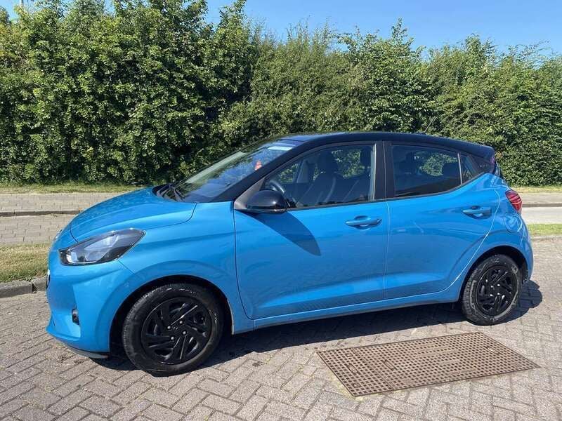 Blauw Gebruikt 2021 Hyundai i10 Comfort Hatchback | € 11.500 (Goede deal) - Afbeelding 1/4