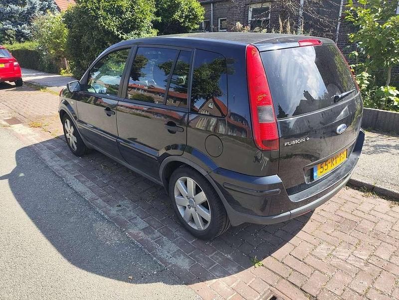 Zwart Gebruikt 2005 Ford Fusion Futura MPV | € 850 (Duur) - Afbeelding 1/4