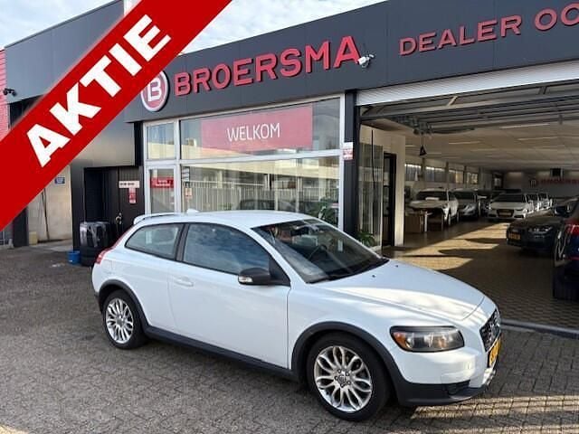 Wit Gebruikt 2009 Volvo C30 Hatchback | € 4.750 (Eerlijke prijs) - Afbeelding 1/4