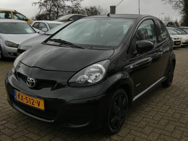 Zwart Gebruikt 2009 Toyota Aygo Hatchback | € 2.950 (Goede deal) - Afbeelding 1/4