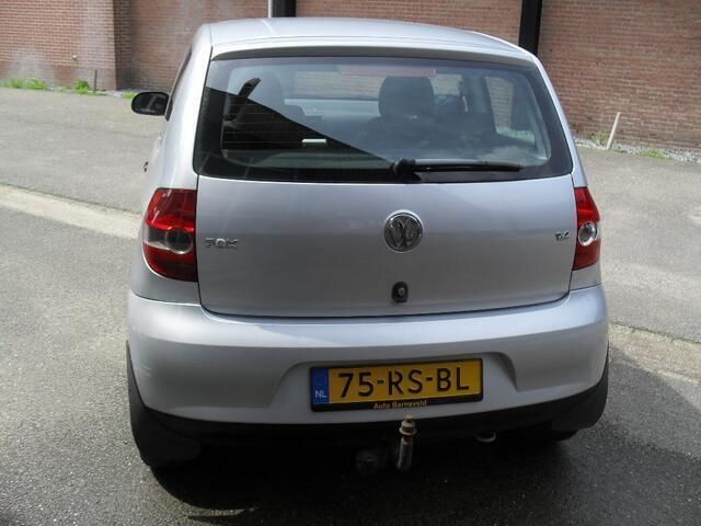 Occasion VW Fox Trendline 75 PK (55 kW) 2005 Grijs Hatchback