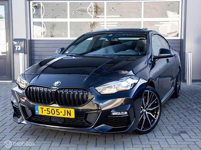 Zwart Gebruikt 2023 BMW 220 M Sport Coupé | € 34.999 (Eerlijke prijs) - Afbeelding 1/4