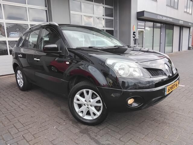 Zwart Gebruikt 2009 Renault Koleos Dynamique SUV | € 4.950 (Eerlijke prijs) - Afbeelding 1/4