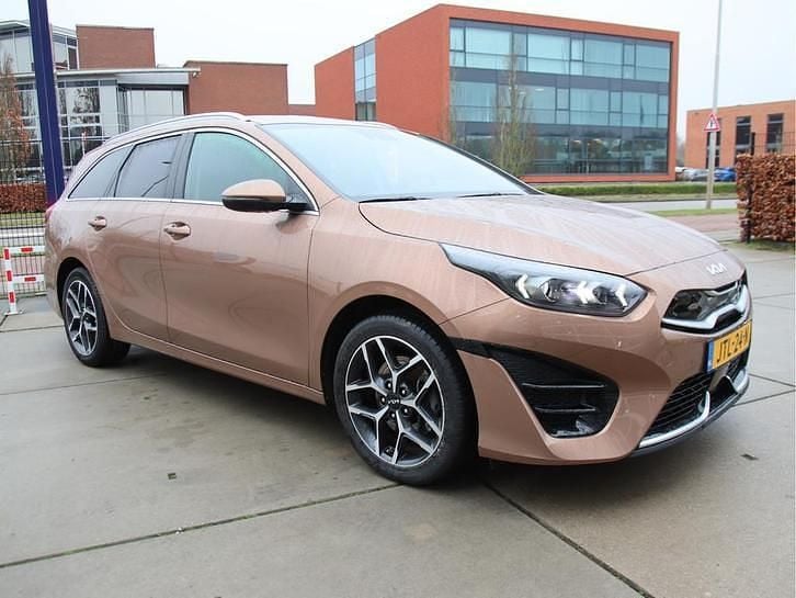 Occasion Kia Ceed Sportswagon Exclusive 141 PK (103 kW) 2022 Bruin Stationwagen