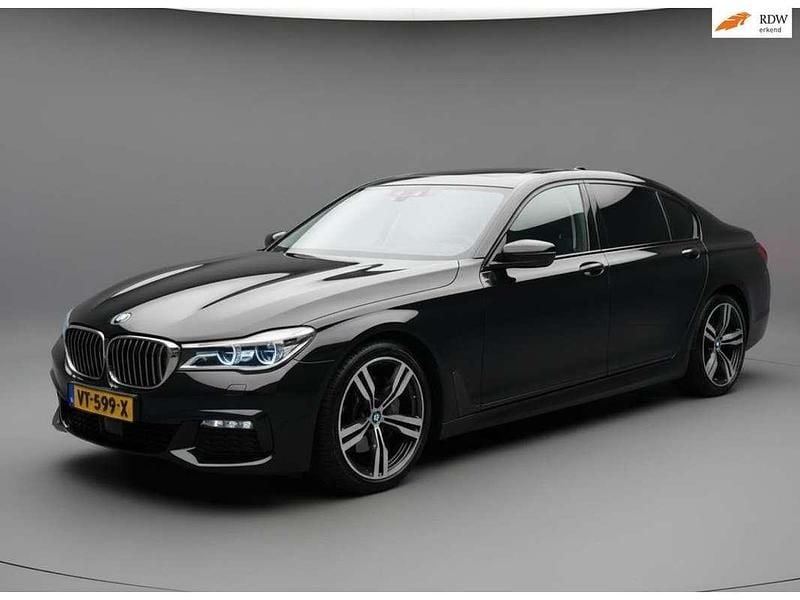Zwart (metallic) Gebruikt 2018 BMW 740 M Sport Sedan | € 38.950 - Afbeelding 1/4