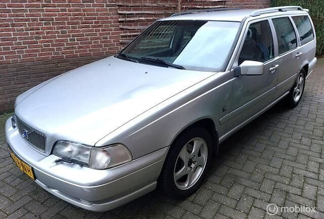 Grijs Gebruikt 2000 Volvo V70 Stationwagen | € 1.498 (Eerlijke prijs) - Afbeelding 1/4