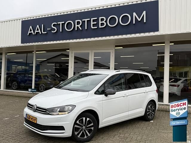 Wit Occasion 2019 VW Touran Comfortline MPV | € 23.995 (Eerlijke prijs) - Afbeelding 1/3