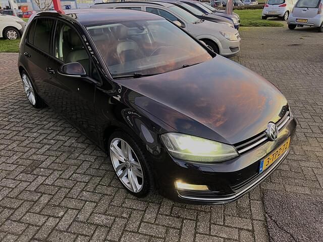 Occasion VW Golf VII Highline 105 PK (77 kW) 2014 Zwart (metallic) Hatchback