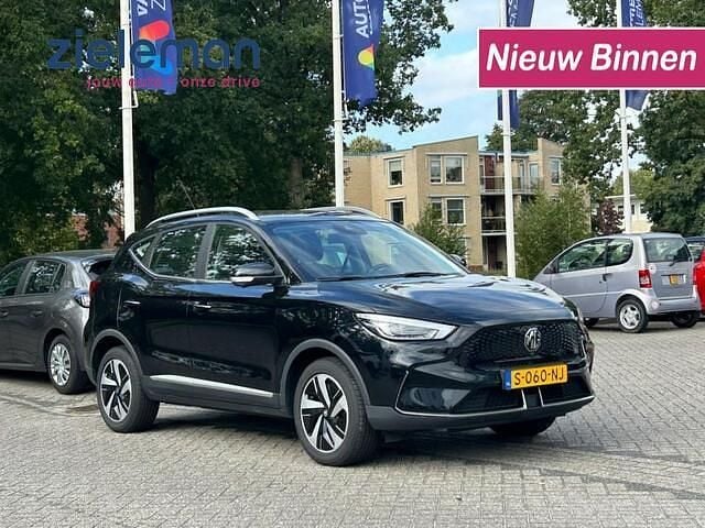 Zwart Gebruikt 2023 MG ZS Luxury Sedan | € 26.345 (Eerlijke prijs) - Afbeelding 1/2
