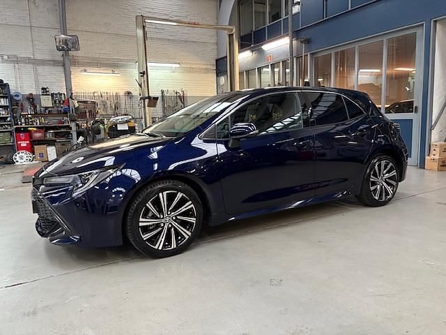 Blauw Gebruikt 2023 Toyota Corolla Hatchback | € 25.850 (Eerlijke prijs) - Afbeelding 1/4