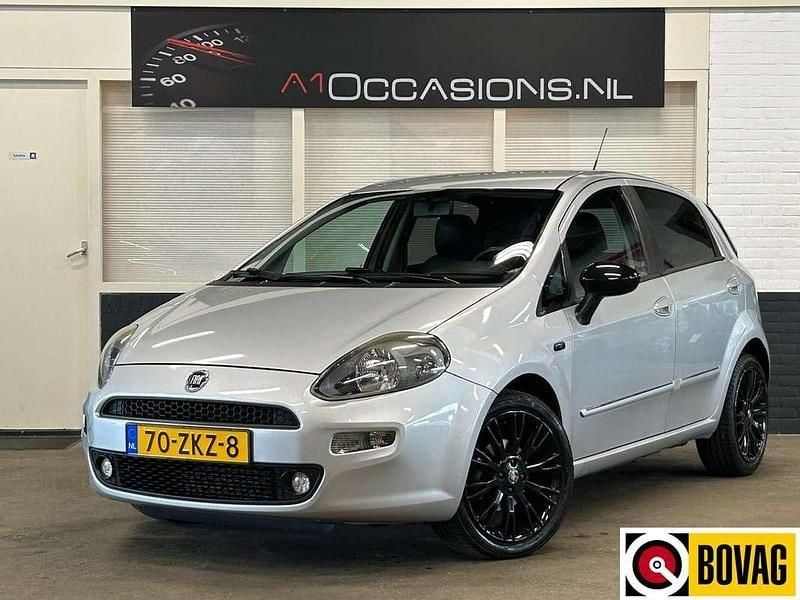 Grijs Gebruikt 2012 Fiat Punto Evo Easy Hatchback | € 4.795 (Eerlijke prijs) - Afbeelding 1/4