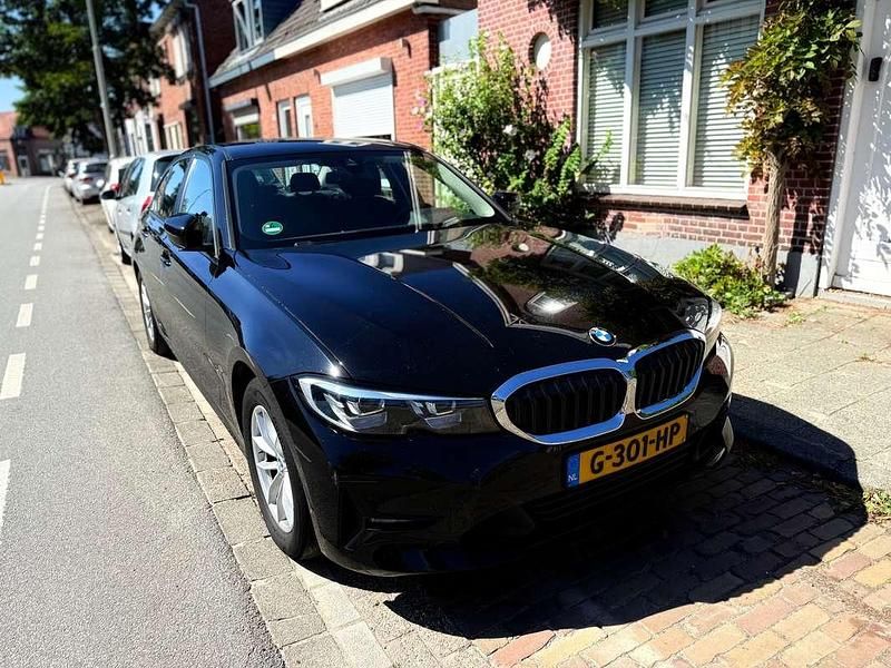 Zwart Gebruikt 2019 BMW 320 Executive Sedan | € 23.000 (Super prijs) - Afbeelding 1/4