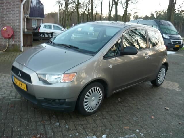 Grijs Gebruikt 2010 Mitsubishi Colt Edition Hatchback | € 2.650 (Iets duurder) - Afbeelding 1/4
