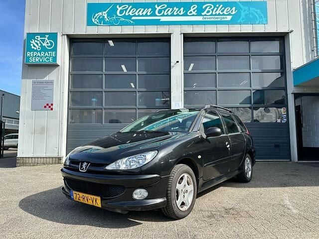 Zwart Occasion 2005 Peugeot 206 Hatchback | € 1.450 (Eerlijke prijs) - Afbeelding 1/4