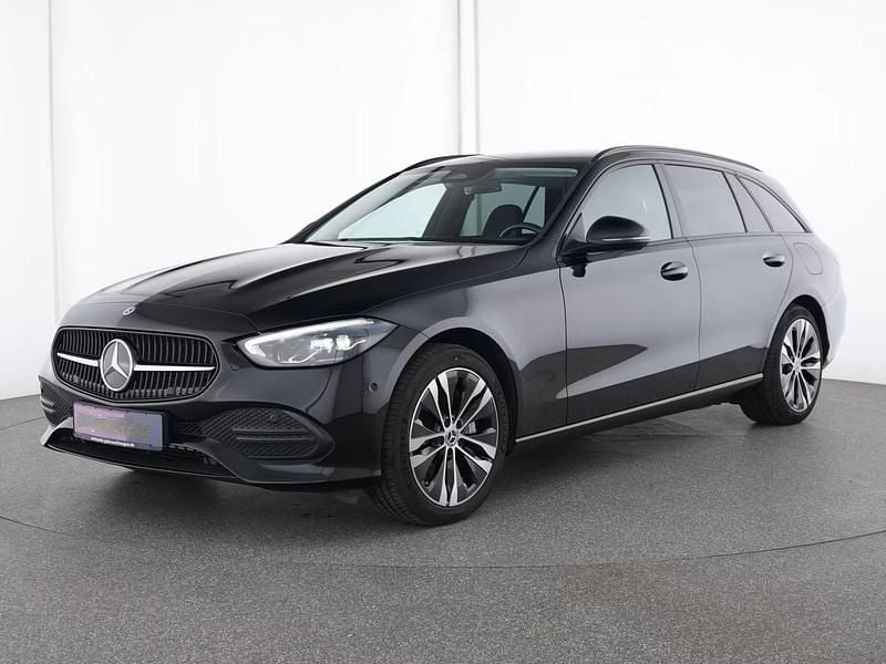 Zwart Gebruikt 2023 Mercedes C300 Avantgarde Stationwagen | € 38.800 (Super prijs) - Afbeelding 1/4