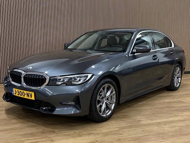 Grijs Occasion 2019 BMW 330 Executive Sedan | € 29.945 (Goede deal) - Afbeelding 1/4