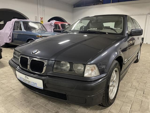 Grijs, metallic lak Gebruikt 1997 BMW 318 Compact Hatchback | € 17.950 - Afbeelding 1/4