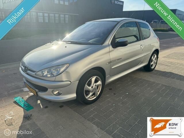 Occasion Peugeot 206 Quiksilver 88 PK (64 kW) 2004 Grijs Hatchback