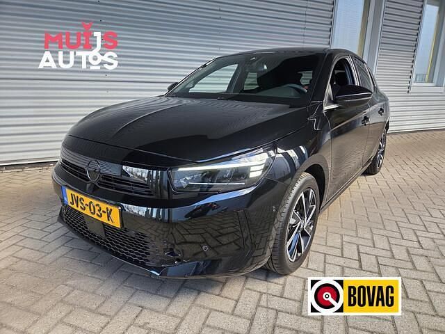 Zwart Occasion 2024 Opel Corsa Hatchback | € 16.995 (Eerlijke prijs) - Afbeelding 1/4