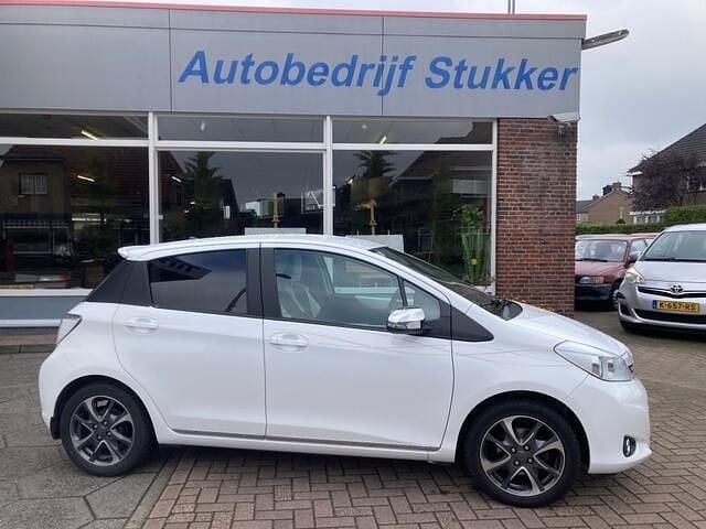 Wit Gebruikt 2013 Toyota Yaris Edition Hatchback | € 8.450 (Goede deal) - Afbeelding 1/4