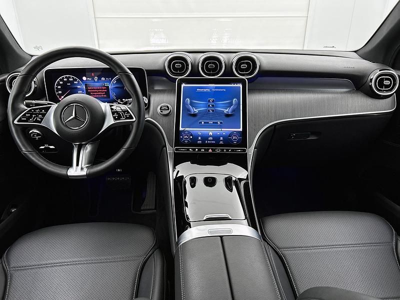 Occasion Mercedes GLC300 Luxury 313 PK (230 kW) 2024 Grijs Coupé
