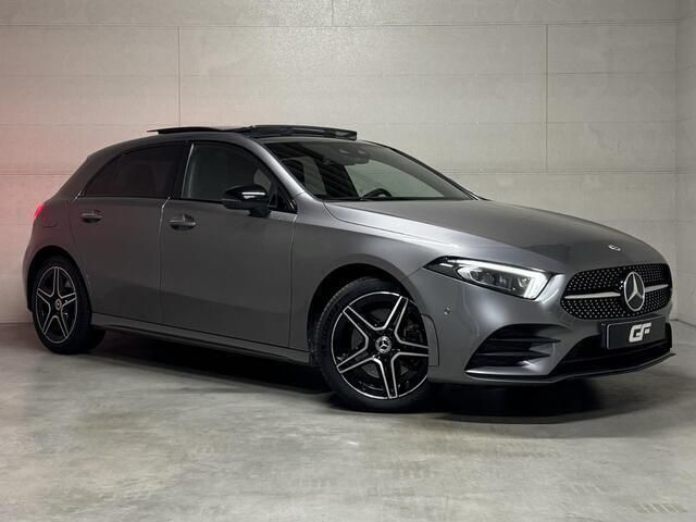 Grijs Gebruikt 2019 Mercedes A200 AMG Hatchback | € 24.950 (Eerlijke prijs) - Afbeelding 1/4