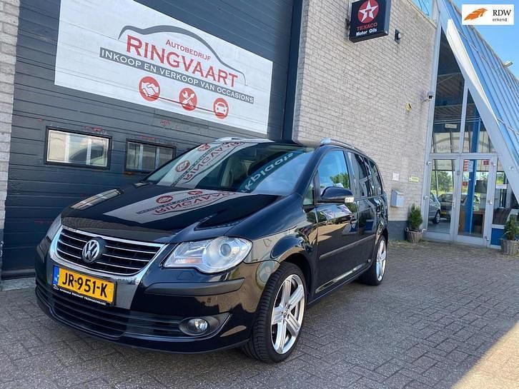 Zwart Occasion 2008 VW Touran Comfortline MPV | € 3.499 (Eerlijke prijs) - Afbeelding 1/4