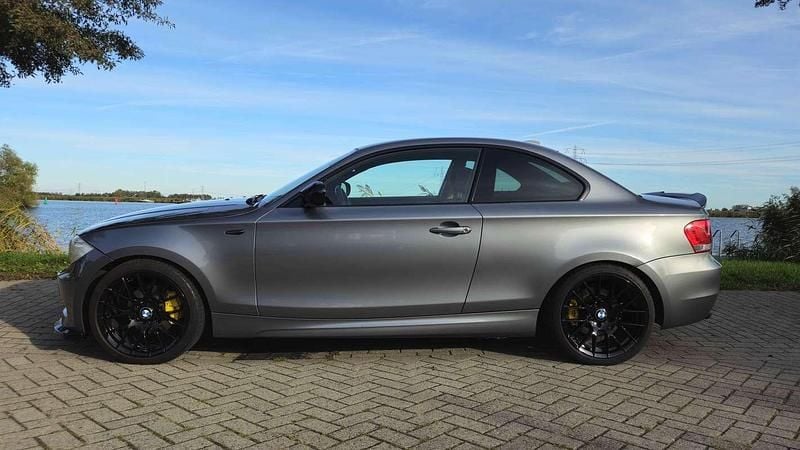 Grijs Gebruikt 2012 BMW 120 Coupé Executive Coupé | € 12.950 - Afbeelding 1/4