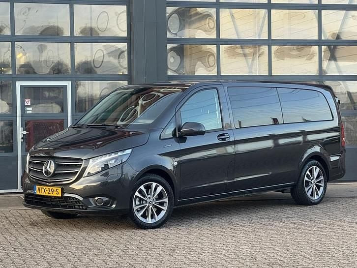 Grijs (metallic) Gebruikt 2023 Mercedes e-Vito MPV | € 37.950 (Super prijs) - Afbeelding 1/4