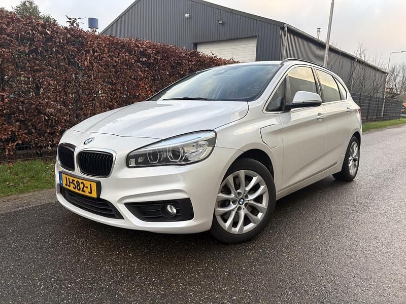 Wit Gebruikt 2016 BMW 225 Active Tourer Executive MPV | € 9.750 (Goede deal) - Afbeelding 1/4