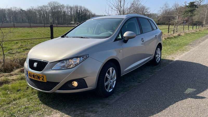Beige Gebruikt 2010 Seat Ibiza ST Style Stationwagen | € 7.999 (Duur) - Afbeelding 1/4