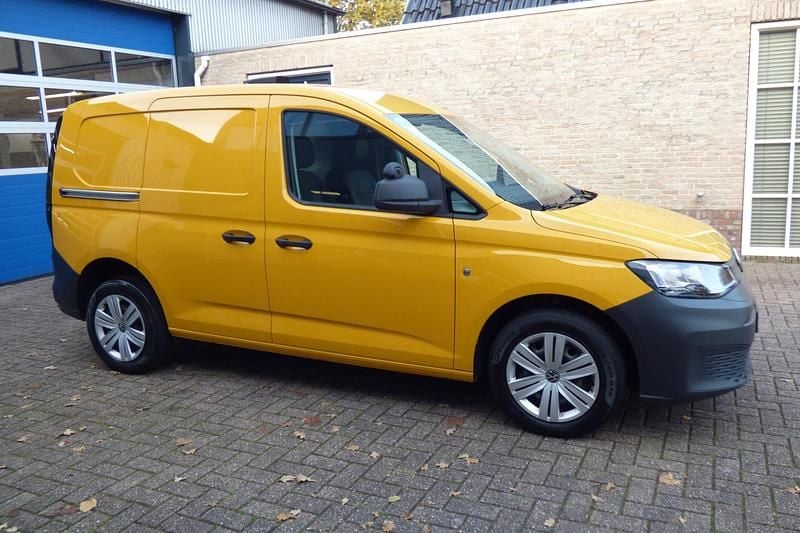 Occasion VW Caddy Trendline 2021 Geel MPV