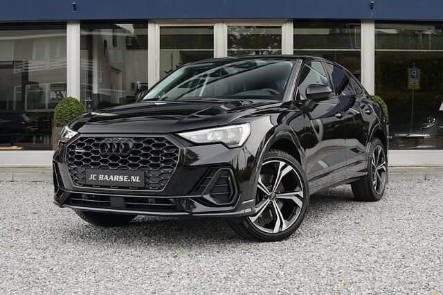 Zwart Gebruikt 2021 Audi Q3 SUV | € 39.950 (Eerlijke prijs) - Afbeelding 1/4