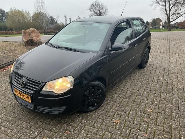 Zwart Gebruikt 2008 VW Polo Hatchback | € 1.750 (Goede deal) - Afbeelding 1/4