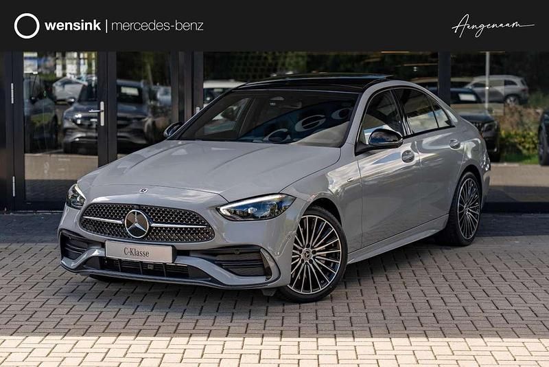 Grijs Nieuw 2025 Mercedes C300e Business Sedan | € 64.956 (Goede deal) - Afbeelding 1/4