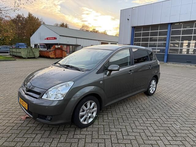 Grijs Occasion 2007 Toyota Verso MPV | € 2.950 (Eerlijke prijs) - Afbeelding 1/4