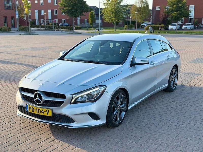 Zilver Gebruikt 2017 Mercedes CLA180 Business Sedan | € 12.500 (Super prijs) - Afbeelding 1/4