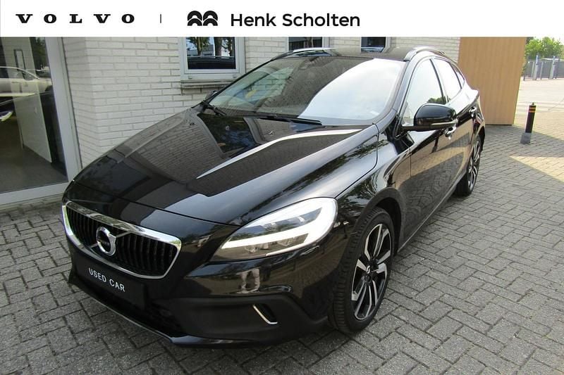 Zwart Gebruikt 2019 Volvo V40 CC Stationwagen | € 17.950 (Eerlijke prijs) - Afbeelding 1/4