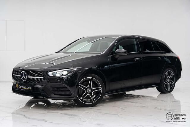 Zwart Occasion 2020 Mercedes CLA250e AMG Sedan | € 26.900 (Eerlijke prijs) - Afbeelding 1/4