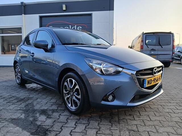 Blauw (metallic) Occasion 2017 Mazda 2 Hatchback | € 8.999 (Goede deal) - Afbeelding 1/4
