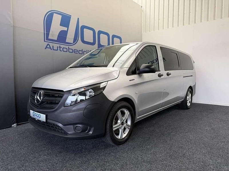 Zilver Gebruikt 2021 Mercedes Vito Van | € 39.950 - Afbeelding 1/4