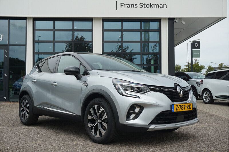 Zilver metallic Gebruikt 2023 Renault Captur Techno SUV | € 24.145 (Iets duurder) - Afbeelding 1/4