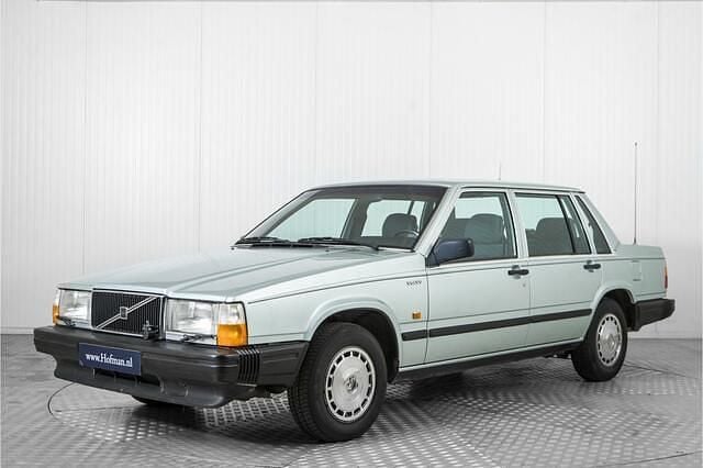 Grijs Gebruikt 1987 Volvo 740 Sedan | € 14.900 - Afbeelding 1/4