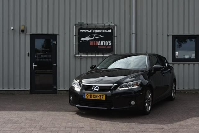 Zwart Gebruikt 2013 Lexus CT200h Business Edition Hatchback | € 9.950 (Eerlijke prijs) - Afbeelding 1/4