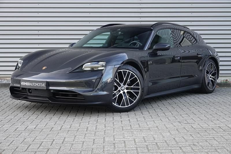 Grijs Gebruikt 2022 Porsche Taycan Sport Turismo Sedan | € 55.900 (Super prijs) - Afbeelding 1/4